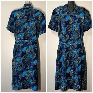 Vintage x Tradition Paisley blue , belted, with pocket, padded. Size 16